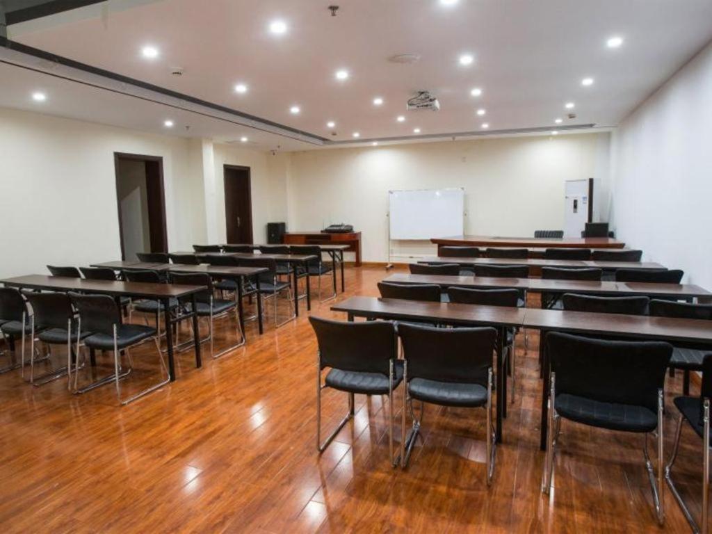 Greentree Inn Shandong Linxi Pingyi Mengyang Road Express Hotel Dış mekan fotoğraf