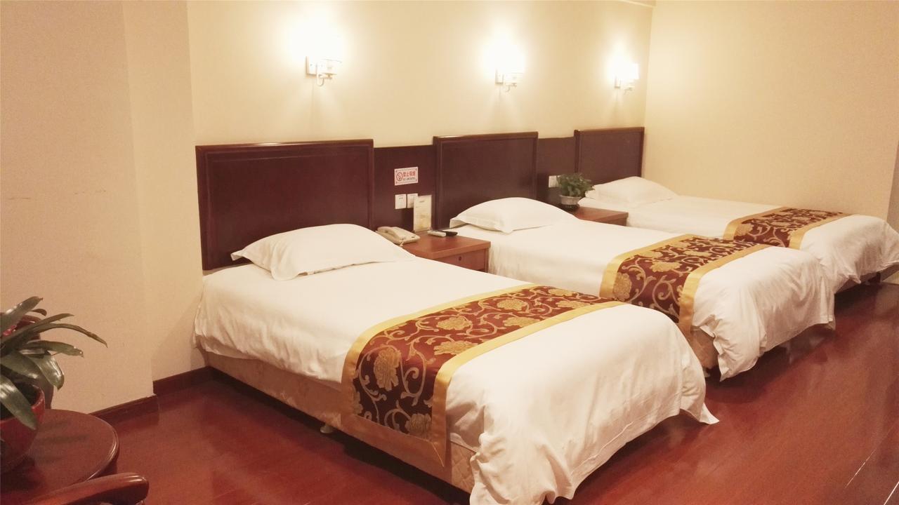 Greentree Inn Shandong Linxi Pingyi Mengyang Road Express Hotel Dış mekan fotoğraf